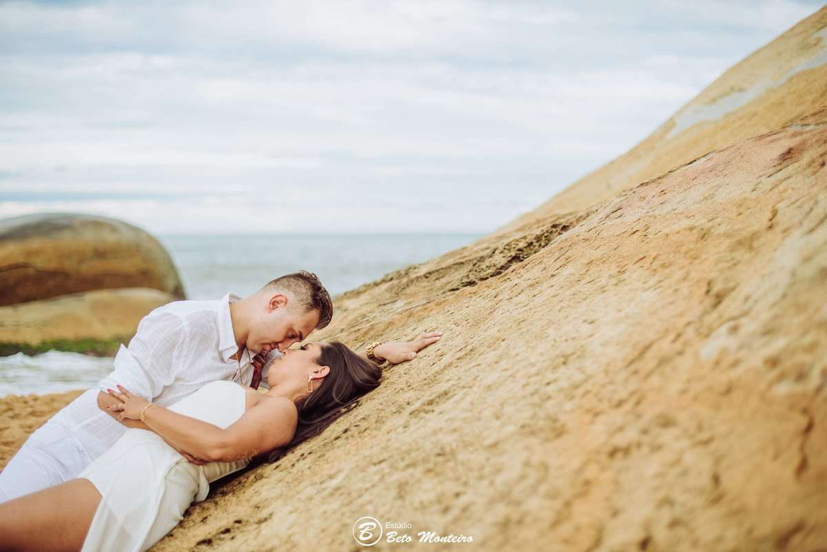 Casamento - Wedding - Pré - Cobertura de casamento - foto e filmagem de casamento - fotografo de casamento curitiba - Pré-Wedding - Trash the dress - Estúdio Beto Monteiro - Curitiba - balneario camboriu - bc - laranjeiras - taquarinhas - Céu azul - praia