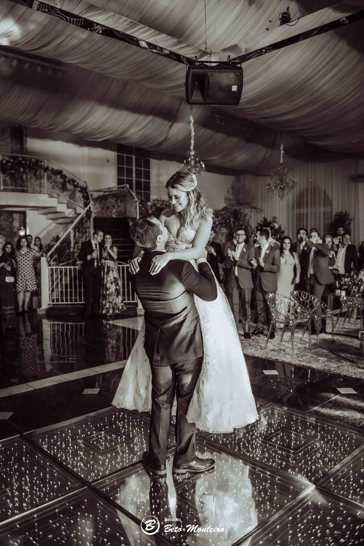Casamento - Wedding - Pré-Casamento - Cobertura de casamento - foto e filmagem de casamento - Pré-Wedding - noiva - noivo - Estúdio Beto Monteiro - Curitiba - Castello Reale - Sol Cerimonial - Patricia e Gino - Cerimonia ao ar livre - por do sol