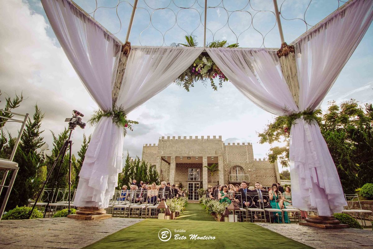 Casamento - Wedding - Pré-Casamento - Cobertura de casamento - foto e filmagem de casamento - Pré-Wedding - noiva - noivo - Estúdio Beto Monteiro - Curitiba - Castello Reale - Sol Cerimonial - Patricia e Gino - Cerimonia ao ar livre - por do sol