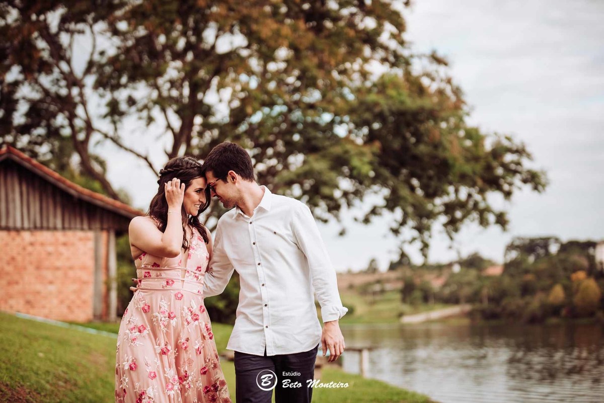 videos de casamento - filmagem - casamento - cinegrafista - videomaker - filmmaker - clipe - wedding - produtora - curitiba - estudio beto monteiro - casal - pre casamento - pre wedding - chacara laggus - thais e felipe - vestido rosa
