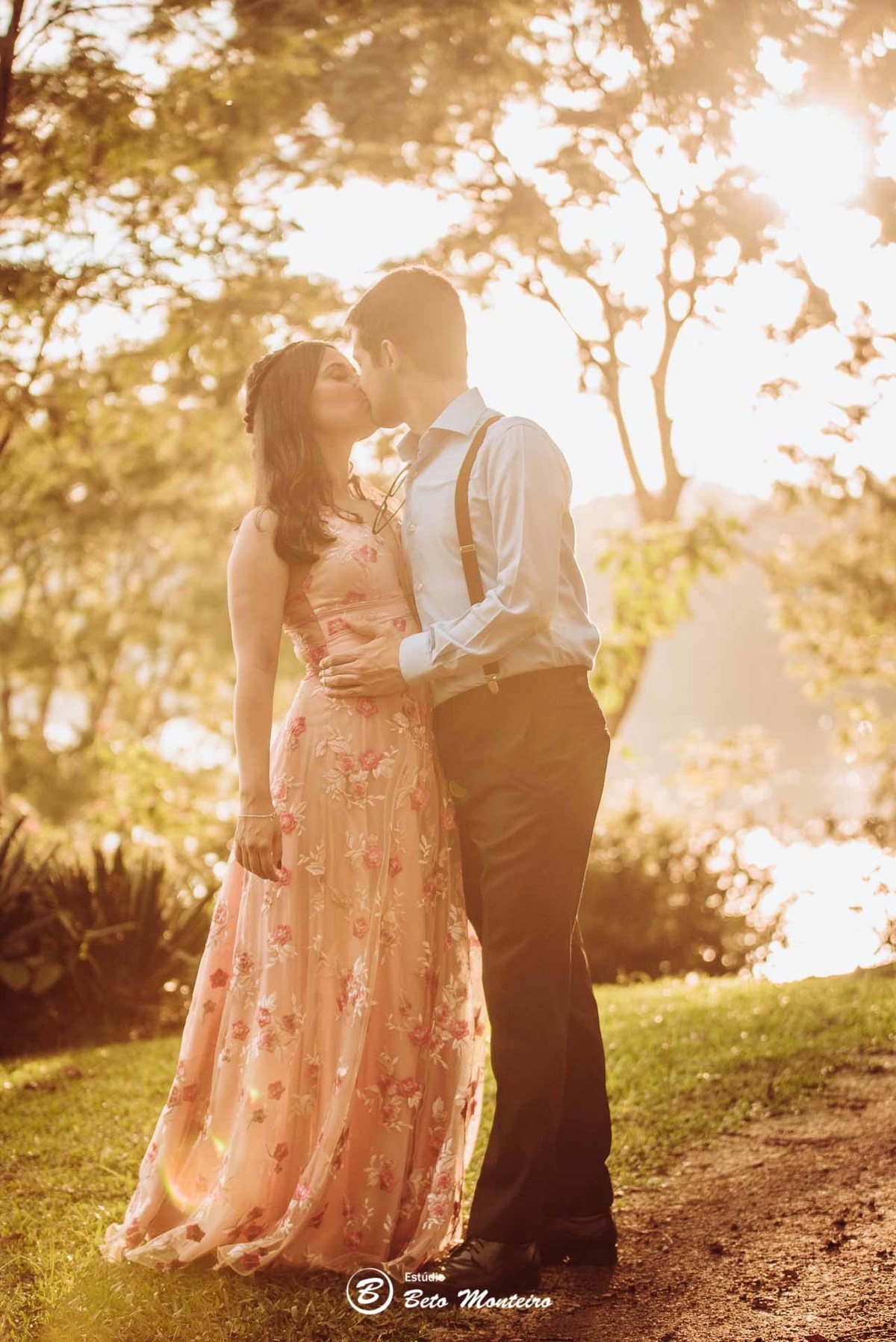 videos de casamento - filmagem - casamento - cinegrafista - videomaker - filmmaker - clipe - wedding - produtora - curitiba - estudio beto monteiro - casal - pre casamento - pre wedding - chacara laggus - thais e felipe - vestido rosa