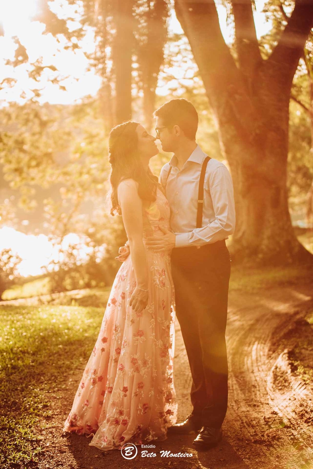 videos de casamento - filmagem - casamento - cinegrafista - videomaker - filmmaker - clipe - wedding - produtora - curitiba - estudio beto monteiro - casal - pre casamento - pre wedding - chacara laggus - thais e felipe - vestido rosa