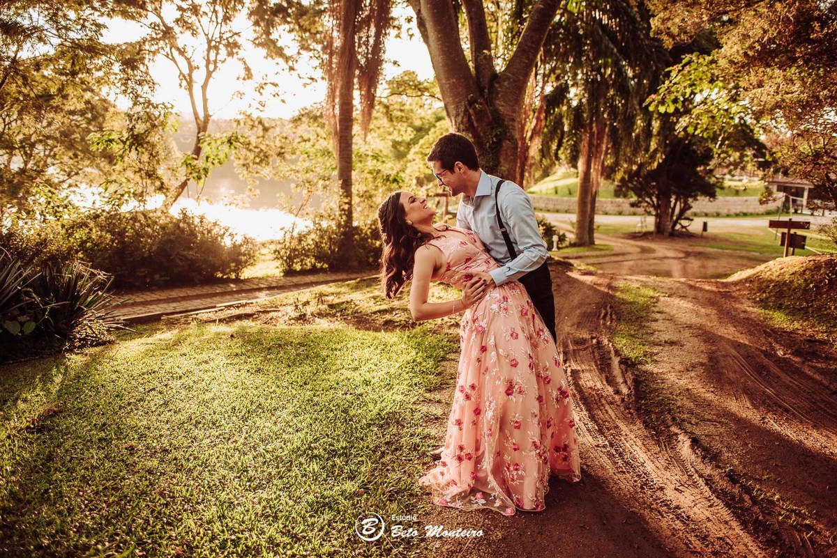 videos de casamento - filmagem - casamento - cinegrafista - videomaker - filmmaker - clipe - wedding - produtora - curitiba - estudio beto monteiro - casal - pre casamento - pre wedding - chacara laggus - thais e felipe - vestido rosa