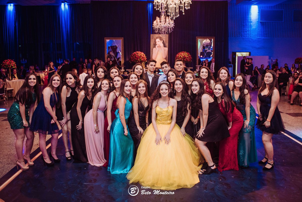 Aniversário de 15 anos - Cobertura fotografica - Cobertura de filmagem - Foto e Filmagem de 15 anos - Debutante - Estúdio Beto Monteiro - Curitiba - fotografo de 15 anos - sessao de fotos - book de fotos - book de 15 anos - espaço torres - luara