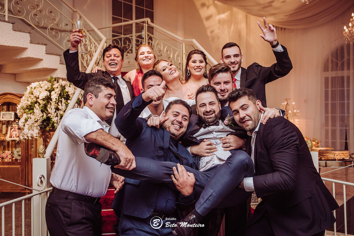 fotografo de casamento - fotografia - videos de casamento - filmagem - casamento - cinegrafista - filmmaker - wedding - produtora - curitiba - estudio beto monteiro - casal - castello reale - angela e sandro junior - sol cerimonialista