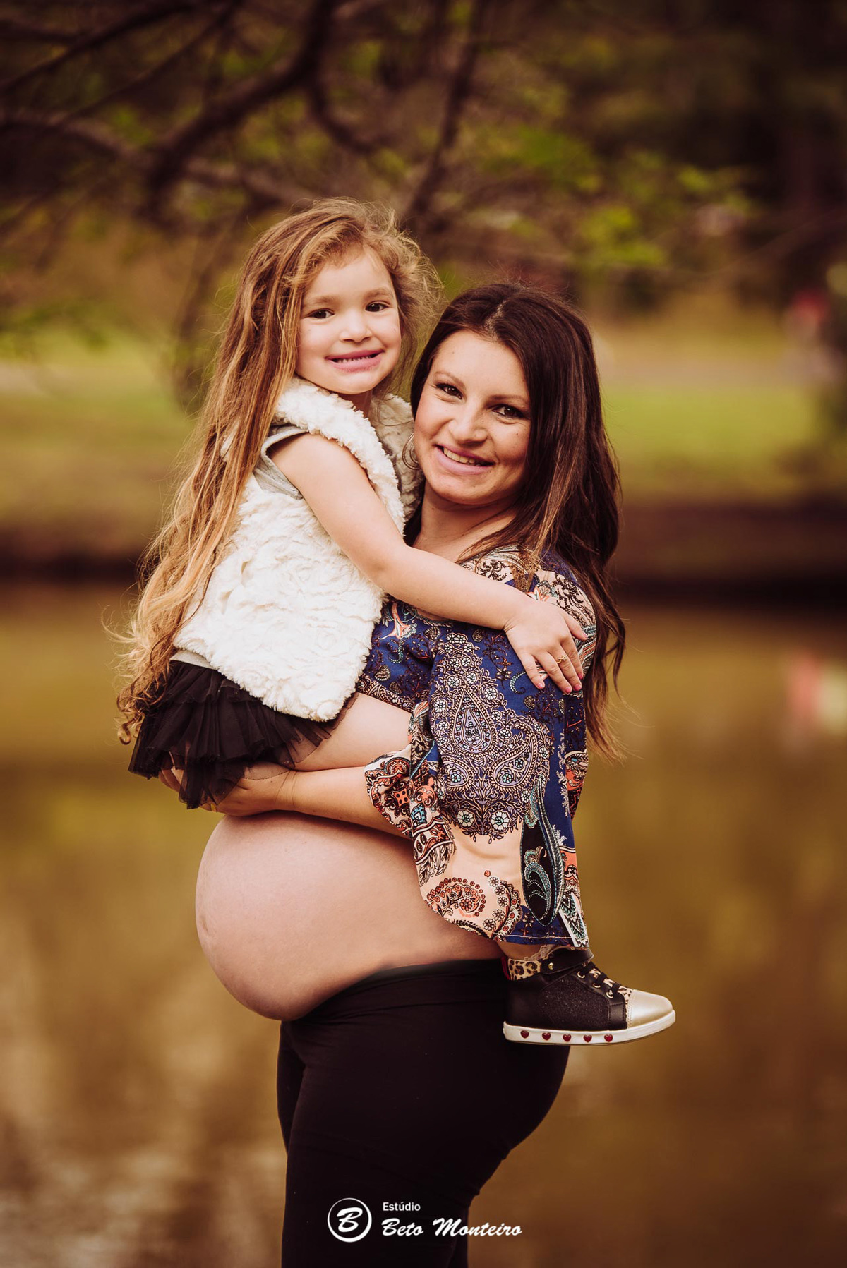 Book Gestante e Familia em Curitiba - Book de gestante lifestyle - Fotos ao ar livre - Grávida - Gestação - Estudio Beto Monteiro - jardim botanico - kamila costa - rafael e maria clara - emanuel