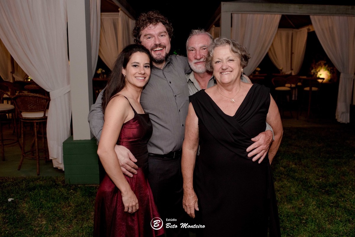 Aline e Sidarta - Bodas - de estanho - Deucher Hall - Buffet - Casamento - Wedding - Pré-Casamento - Cobertura de casamento - filmagem de casamento Curitiba - Pré-Wedding - fotógrafo de casamento Curitiba - Estúdio Beto Monteiro