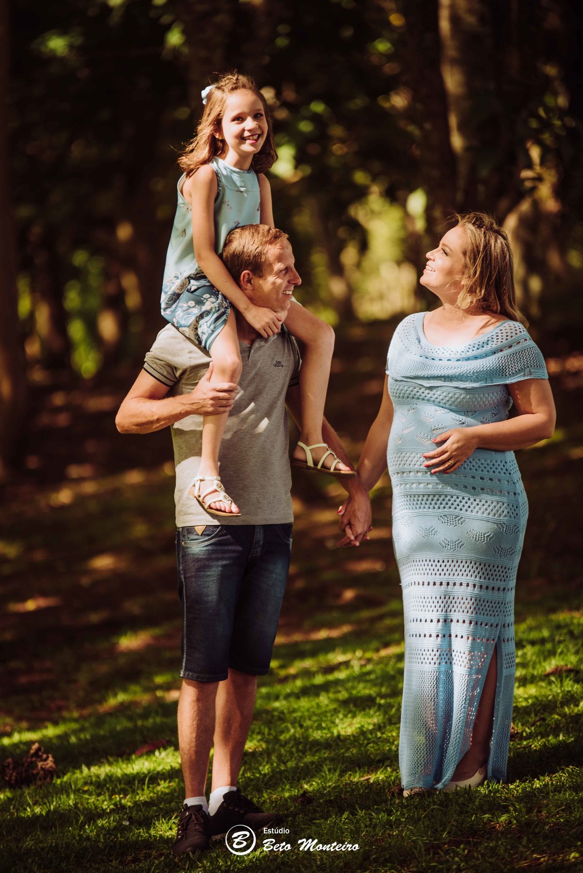 Book Gestante e Familia em Curitiba - Book de gestante lifestyle - Fotos ao ar livre - Grávida - Gestação - Estudio Beto Monteiro - jardim botanico - barbara couto - dione