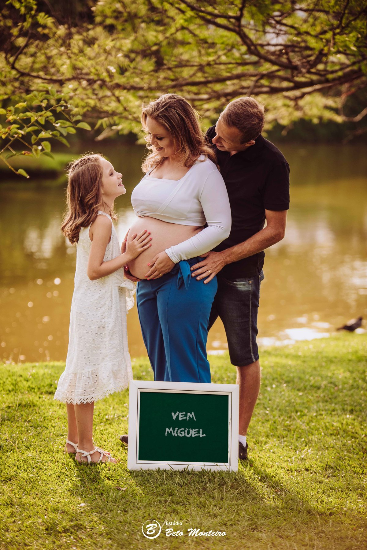 Book Gestante e Familia em Curitiba - Book de gestante lifestyle - Fotos ao ar livre - Grávida - Gestação - Estudio Beto Monteiro - jardim botanico - barbara couto - dione