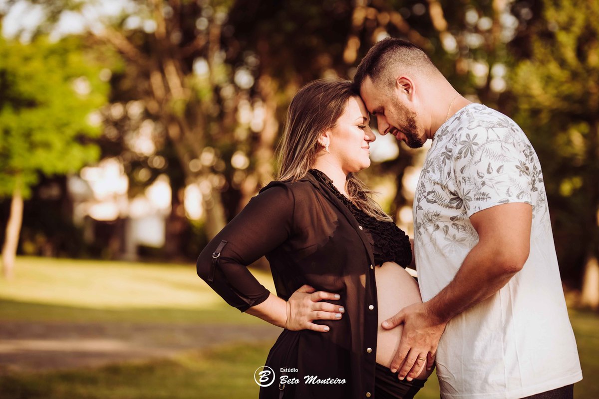 Book Gestante e Familia em Curitiba - Book de gestante lifestyle - Fotos ao ar livre - Grávida - Gestação - Estudio Beto Monteiro - life style - Michelle Miotto - Família - Cachorro