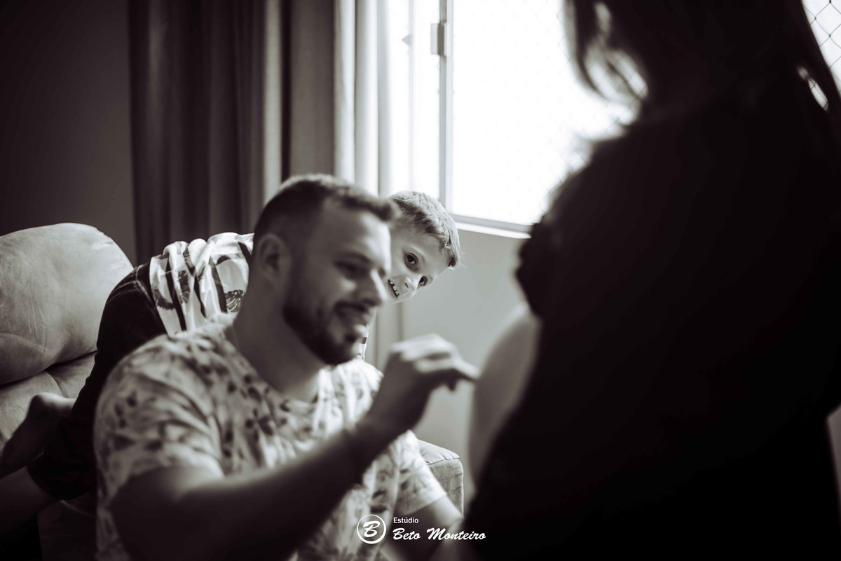 Book Gestante e Familia em Curitiba - Book de gestante lifestyle - Fotos ao ar livre - Grávida - Gestação - Estudio Beto Monteiro - life style - Michelle Miotto - Família - Cachorro