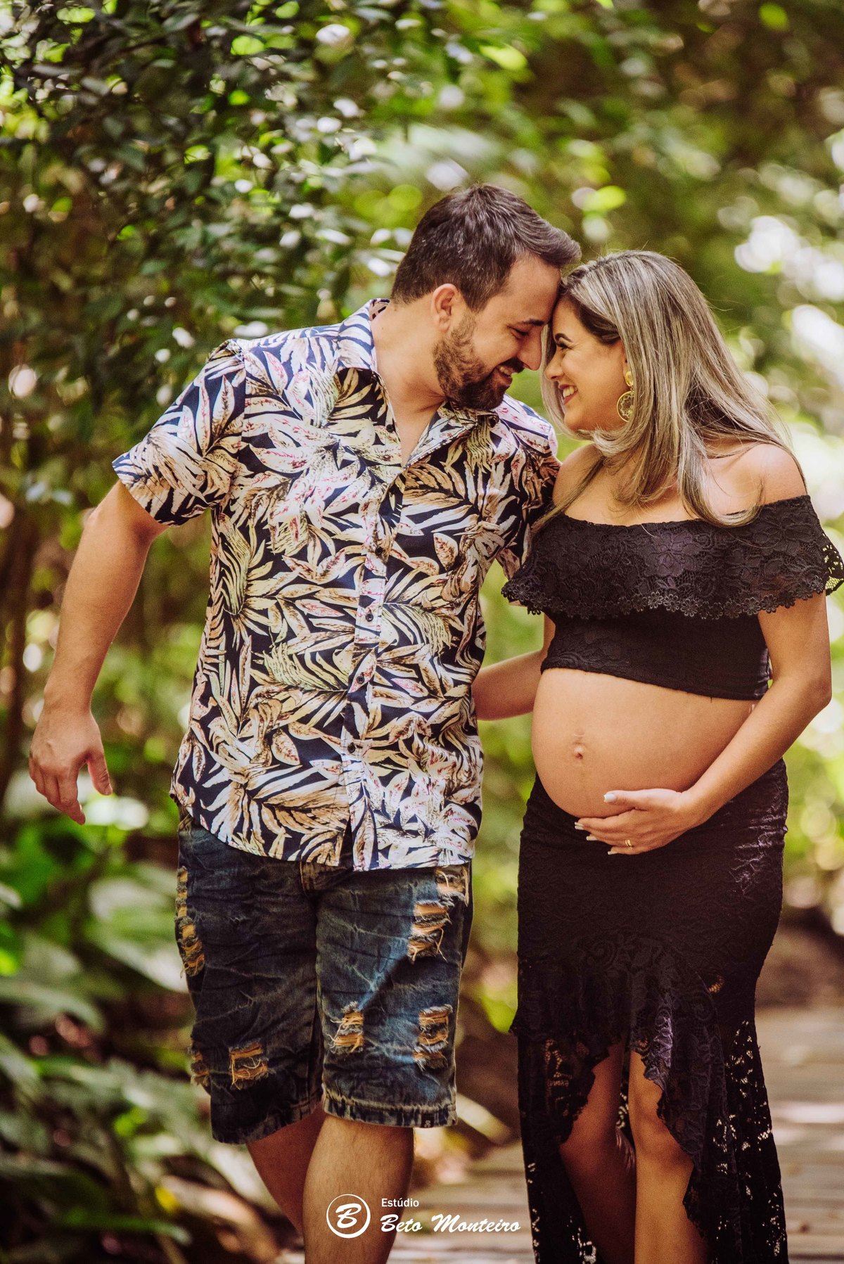 Book Gestante e Familia em Curitiba - Book de gestante lifestyle - Fotos ao ar livre - Grávida - Gestação - Estudio Beto Monteiro - unilivre - universidade livre - angela maria e sandro junior