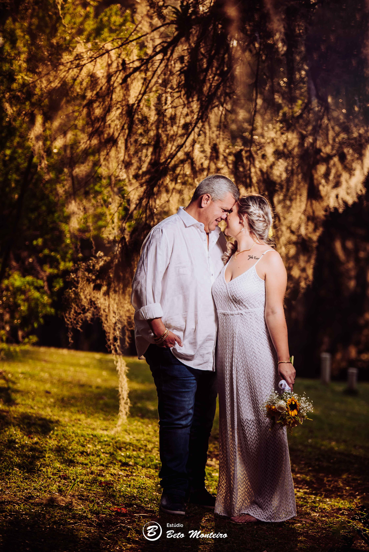 fotografo de casamento - fotografia - videos de casamento - filmagem - casamento - cinegrafista - filmmaker - wedding - produtora - curitiba - estudio beto monteiro - casal - djnifer e julio - pre wedding - chacara belvedere - vestido branco