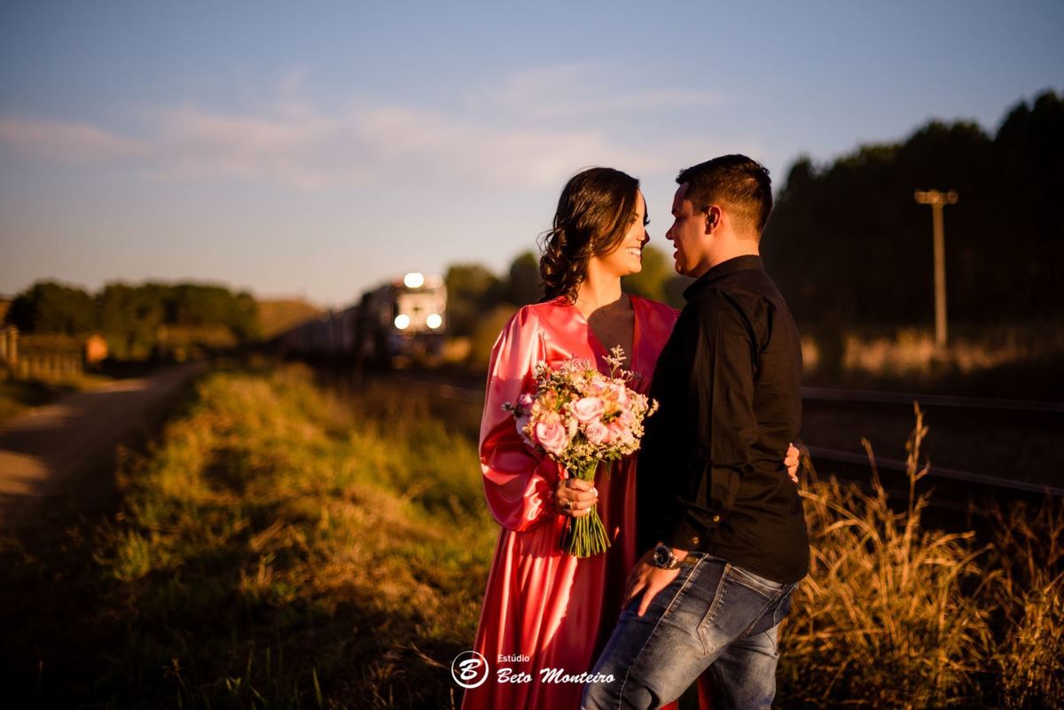fotografo de casamento - videos de casamento - filmagem - casamento - cinegrafista - filmmaker - wedding - produtora - curitiba - estudio beto monteiro - casal - pre wedding - jady e daniel - cachoeira do alemao - balsa nova - trem - por do sol - sao luiz
