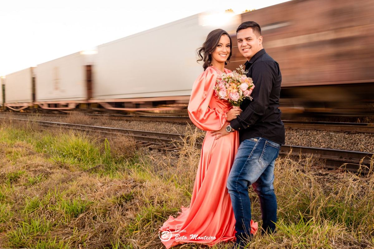 fotografo de casamento - videos de casamento - filmagem - casamento - cinegrafista - filmmaker - wedding - produtora - curitiba - estudio beto monteiro - casal - pre wedding - jady e daniel - cachoeira do alemao - balsa nova - trem - por do sol - sao luiz