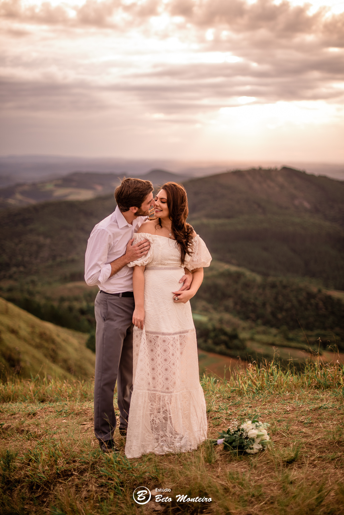 fotografo de casamento - videos de casamento - filmagem - casamento - cinegrafista - filmmaker - wedding - produtora - curitiba - estudio beto monteiro - casal - pre wedding - renata e silas - morro da palha - dia do casamento