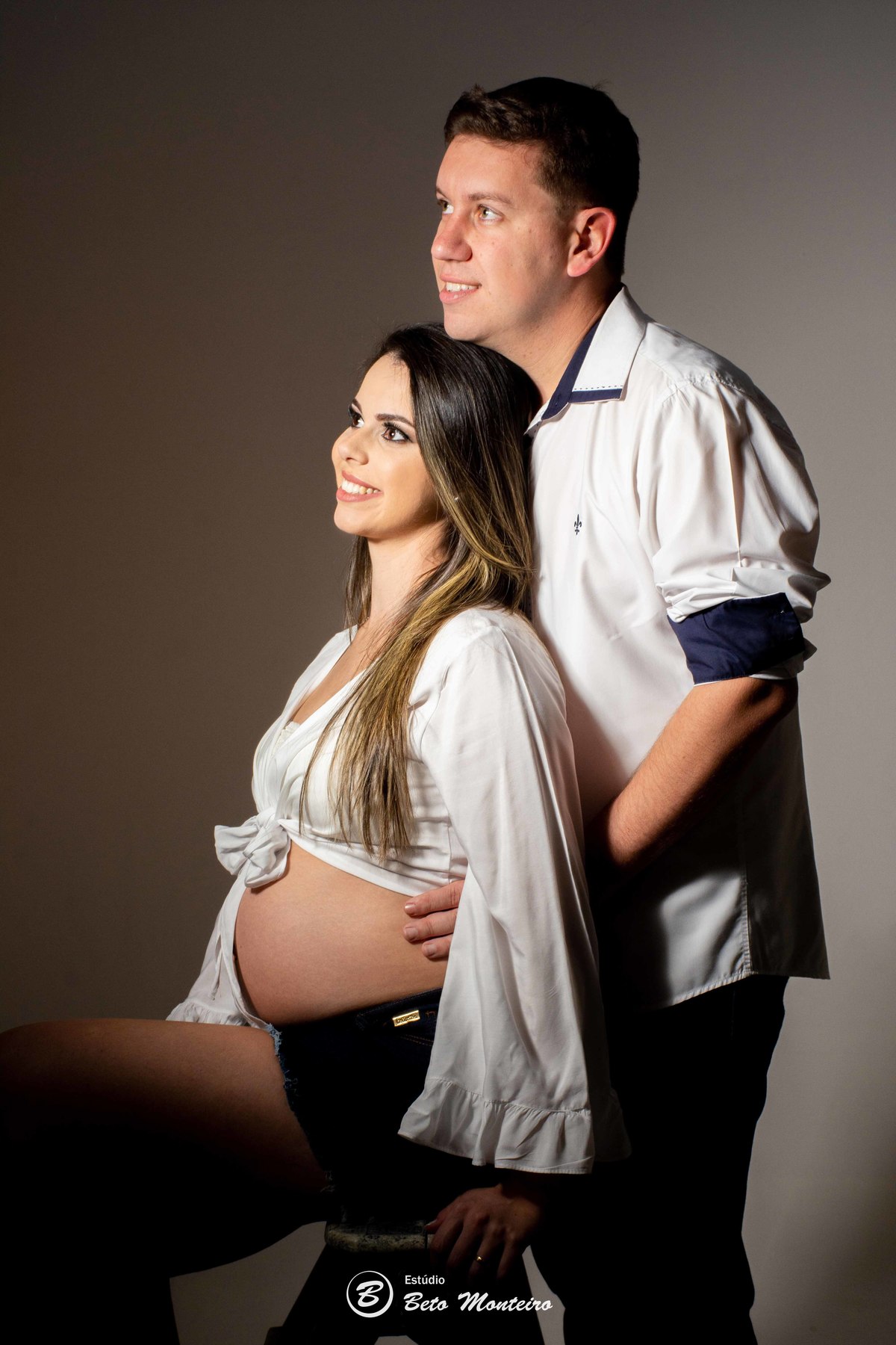 Book Gestante e Familia em Curitiba - Book de gestante lifestyle - Fotos ao ar livre - Fotos em estúdio - Grávida - Gestação - Estudio Beto Monteiro - Cabanha Matoski - Ana Paula - Thiago