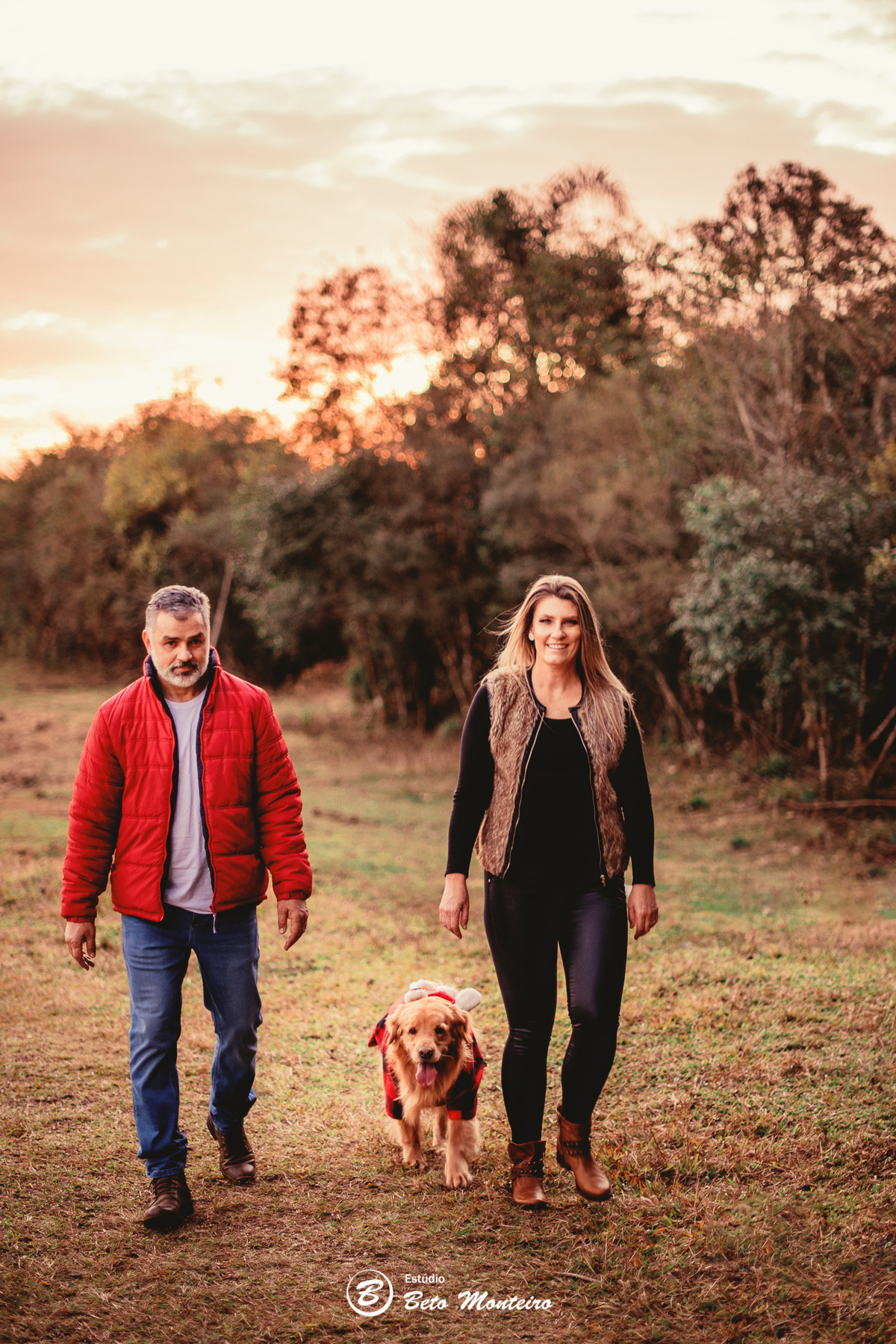 fotografo de casamento - videos de casamento - filmagem - casamento - cinegrafista - filmmaker - wedding - produtora - curitiba - estudio beto monteiro - casal - pre wedding - Mirian e Ulisses e Bella - Pet - Golden - Foto com pet - Familia