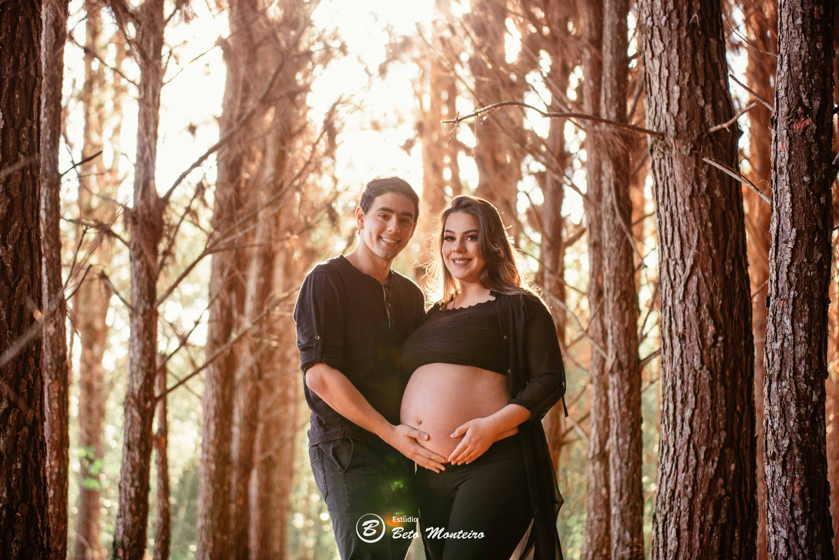 Book Gestante e Familia em Curitiba - Book de gestante lifestyle - Fotos ao ar livre - Fotos em estúdio - Grávida - Gestação - Estudio Beto Monteiro - Cabanha Matoski - Daniela - Ale - Heitor