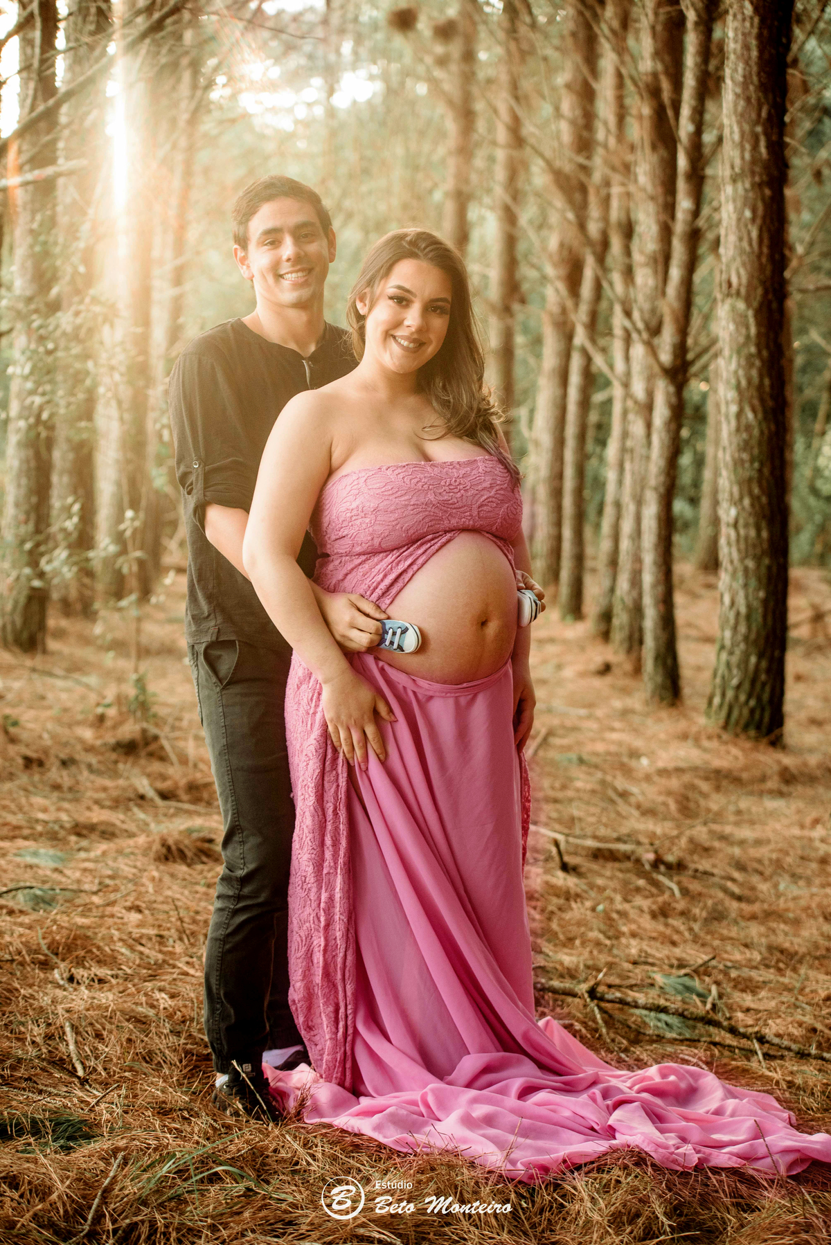 Book Gestante e Familia em Curitiba - Book de gestante lifestyle - Fotos ao ar livre - Fotos em estúdio - Grávida - Gestação - Estudio Beto Monteiro - Cabanha Matoski - Daniela - Ale - Heitor