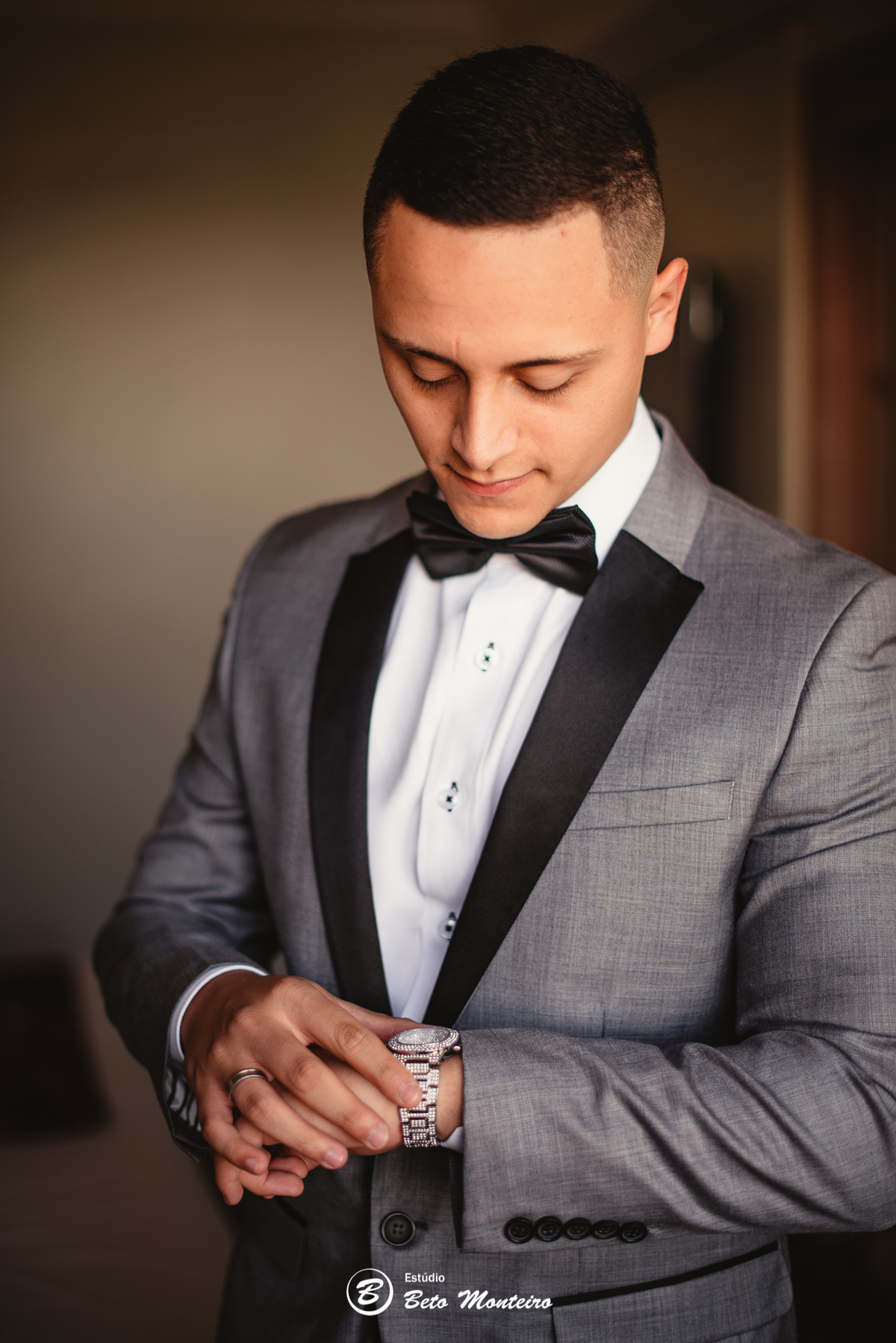 fotografo de casamento - videos de casamento - filmagem - casamento - cinegrafista - filmmaker - wedding - produtora - curitiba - estudio beto monteiro - casal - pre wedding - ana e matheus - le rechaud - first look - noiva se maquiando -