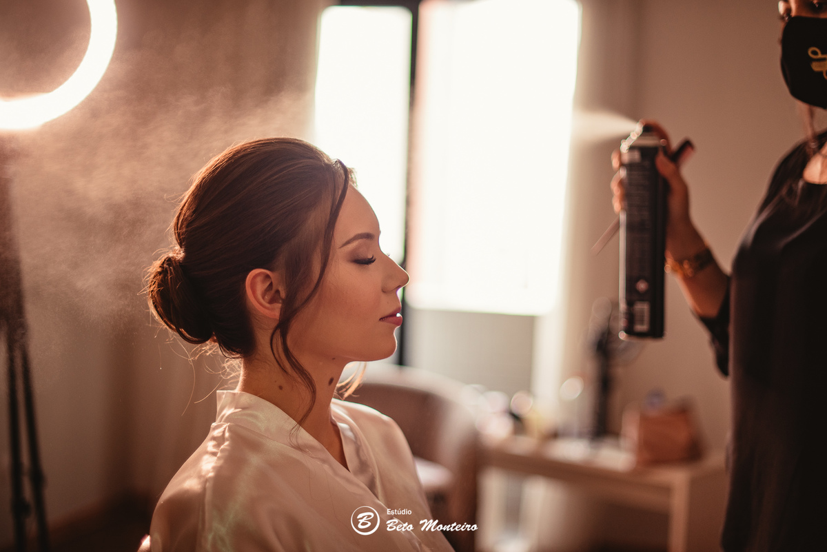 fotografo de casamento - videos de casamento - filmagem - casamento - cinegrafista - filmmaker - wedding - produtora - curitiba - estudio beto monteiro - casal - pre wedding - ana e matheus - le rechaud - first look - noiva se maquiando -