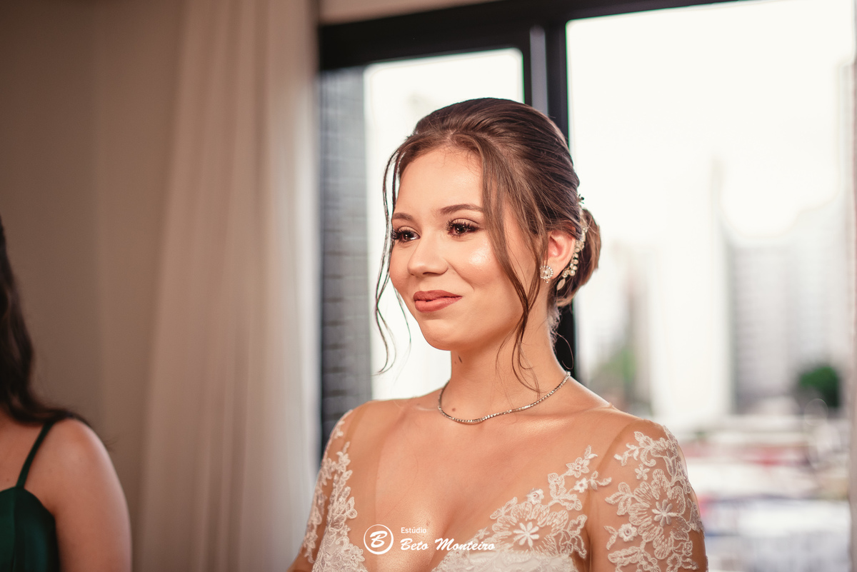 fotografo de casamento - videos de casamento - filmagem - casamento - cinegrafista - filmmaker - wedding - produtora - curitiba - estudio beto monteiro - casal - pre wedding - ana e matheus - le rechaud - first look - noiva se maquiando -