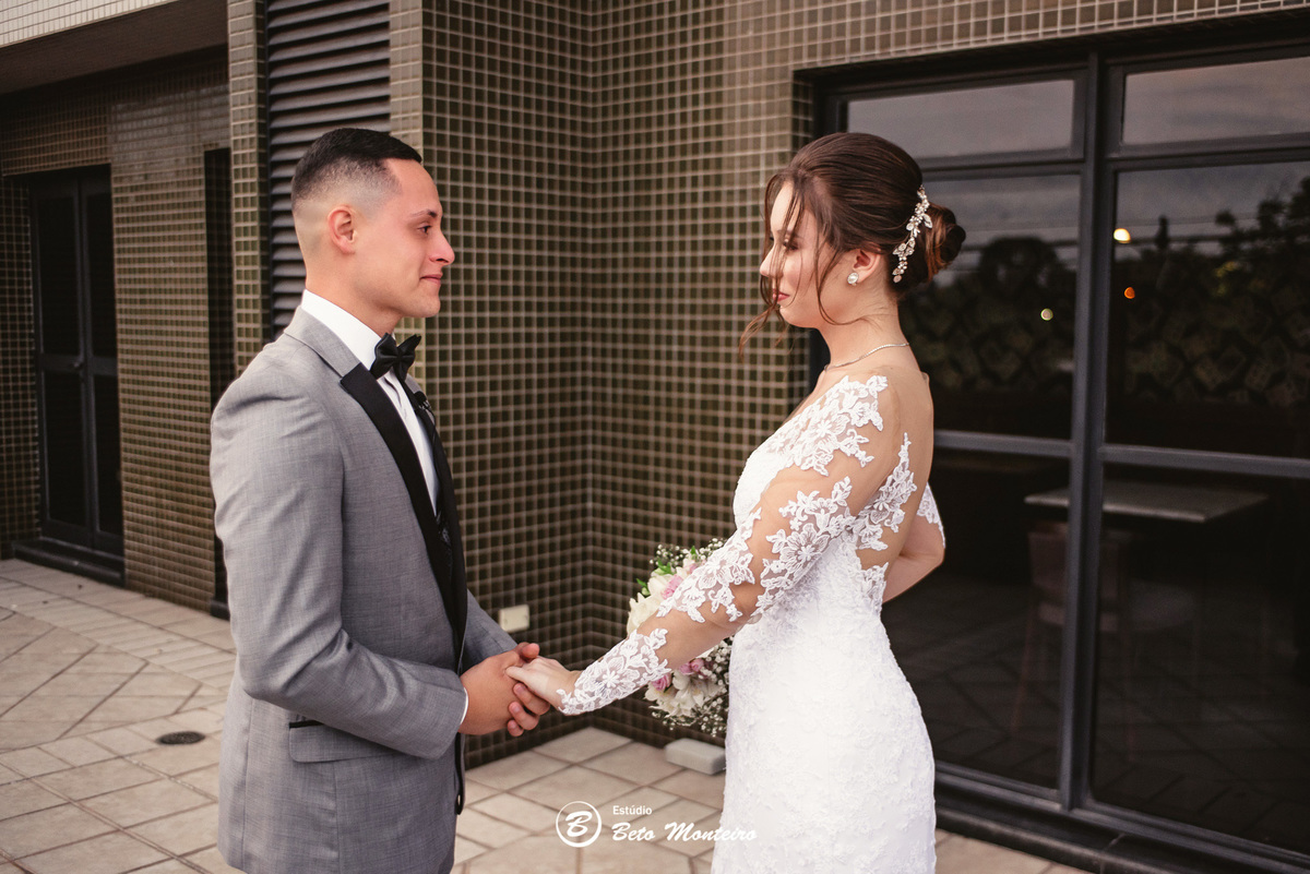 fotografo de casamento - videos de casamento - filmagem - casamento - cinegrafista - filmmaker - wedding - produtora - curitiba - estudio beto monteiro - casal - pre wedding - ana e matheus - le rechaud - first look - noiva se maquiando -