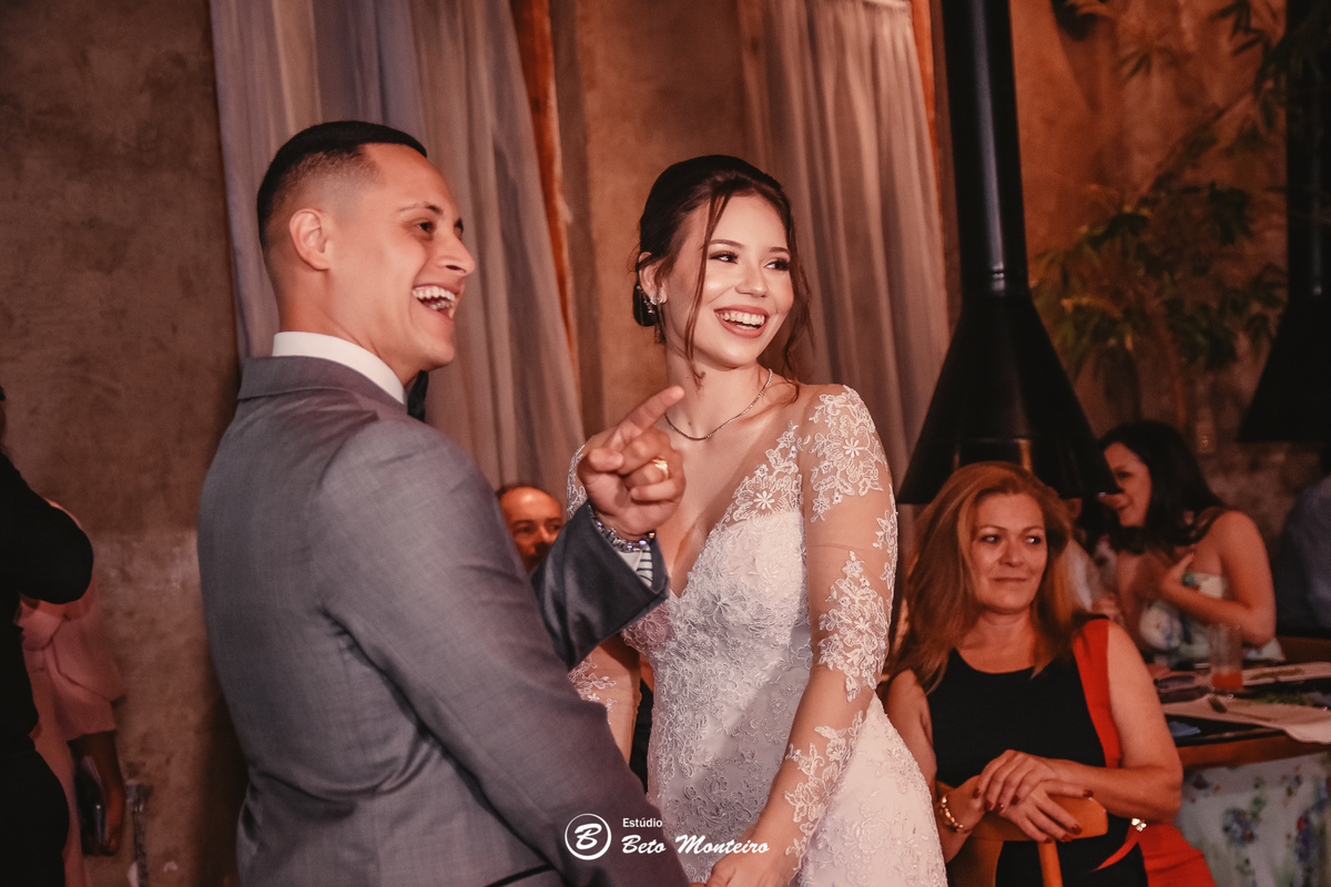 fotografo de casamento - videos de casamento - filmagem - casamento - cinegrafista - filmmaker - wedding - produtora - curitiba - estudio beto monteiro - casal - pre wedding - ana e matheus - le rechaud - first look - noiva se maquiando -