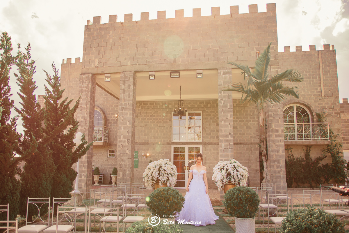 fotografo de casamento - videos de casamento - filmagem - casamento - cinegrafista - filmmaker - wedding - produtora - curitiba - estudio beto monteiro - casal - pre wedding - Thaís Govea e Felipe Naldony - Castello Reale Colombo - ar livre - externo