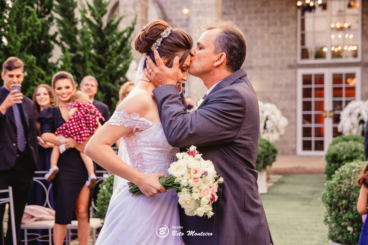 fotografo de casamento - videos de casamento - filmagem - casamento - cinegrafista - filmmaker - wedding - produtora - curitiba - estudio beto monteiro - casal - pre wedding - Thaís Govea e Felipe Naldony - Castello Reale Colombo - ar livre - externo