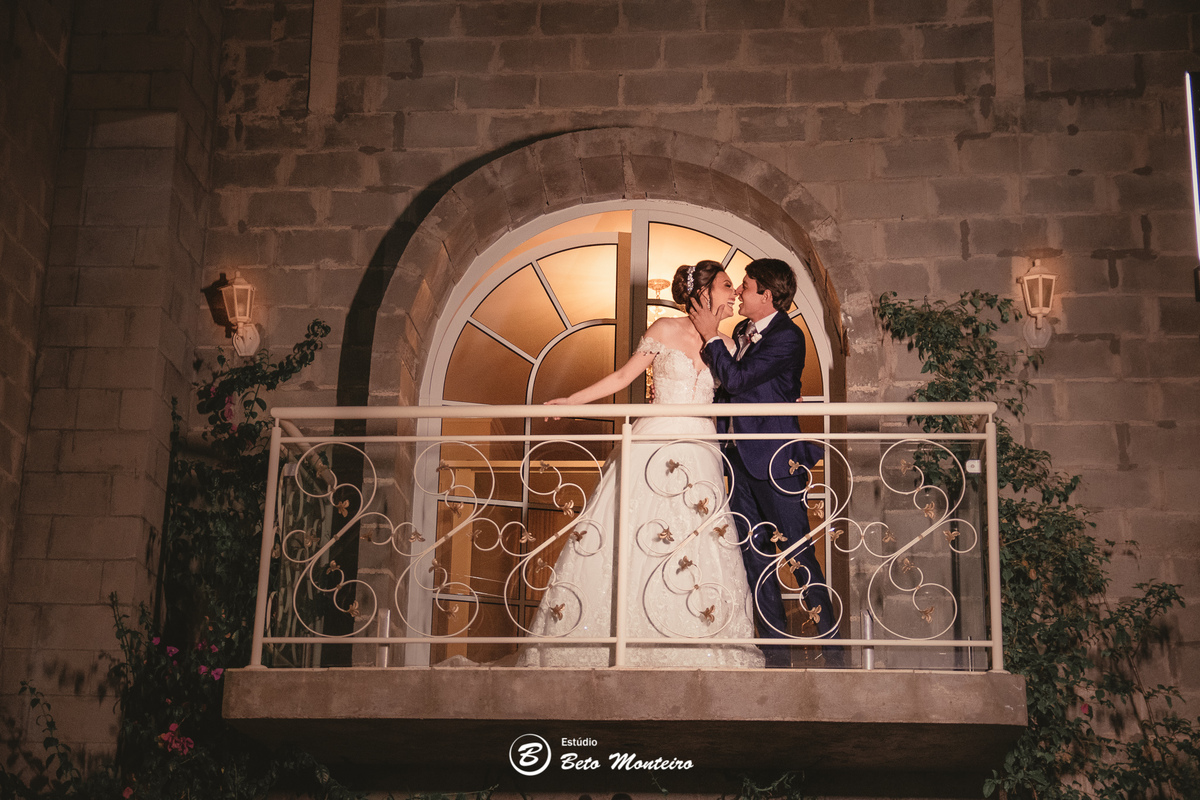 fotografo de casamento - videos de casamento - filmagem - casamento - cinegrafista - filmmaker - wedding - produtora - curitiba - estudio beto monteiro - casal - pre wedding - Thaís Govea e Felipe Naldony - Castello Reale Colombo - ar livre - externo