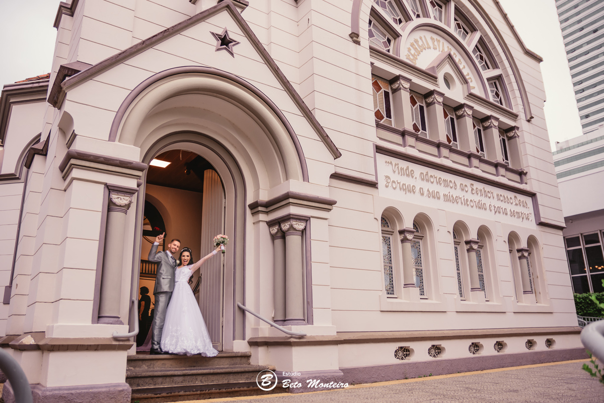 fotografo de casamento - videos de casamento - filmagem - casamento - cinegrafista - filmmaker - wedding - produtora - curitiba - estudio beto monteiro - casal - pre wedding - ana fernanda e leandro maneira - igreja presbiteriana - dom parma
