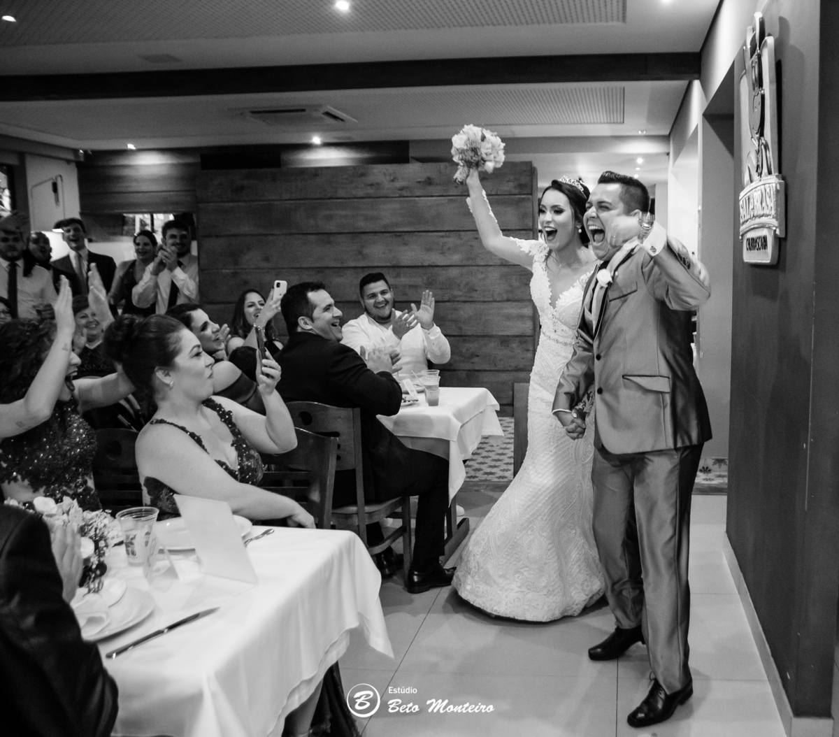 fotografo de casamento - videos de casamento - filmagem - casamento - cinegrafista - filmmaker - wedding - produtora - curitiba - estudio beto monteiro - casal - pre wedding - Jady e Daniel - Santuário São Francisco de Assis - Sal e Brasa - Curitiba