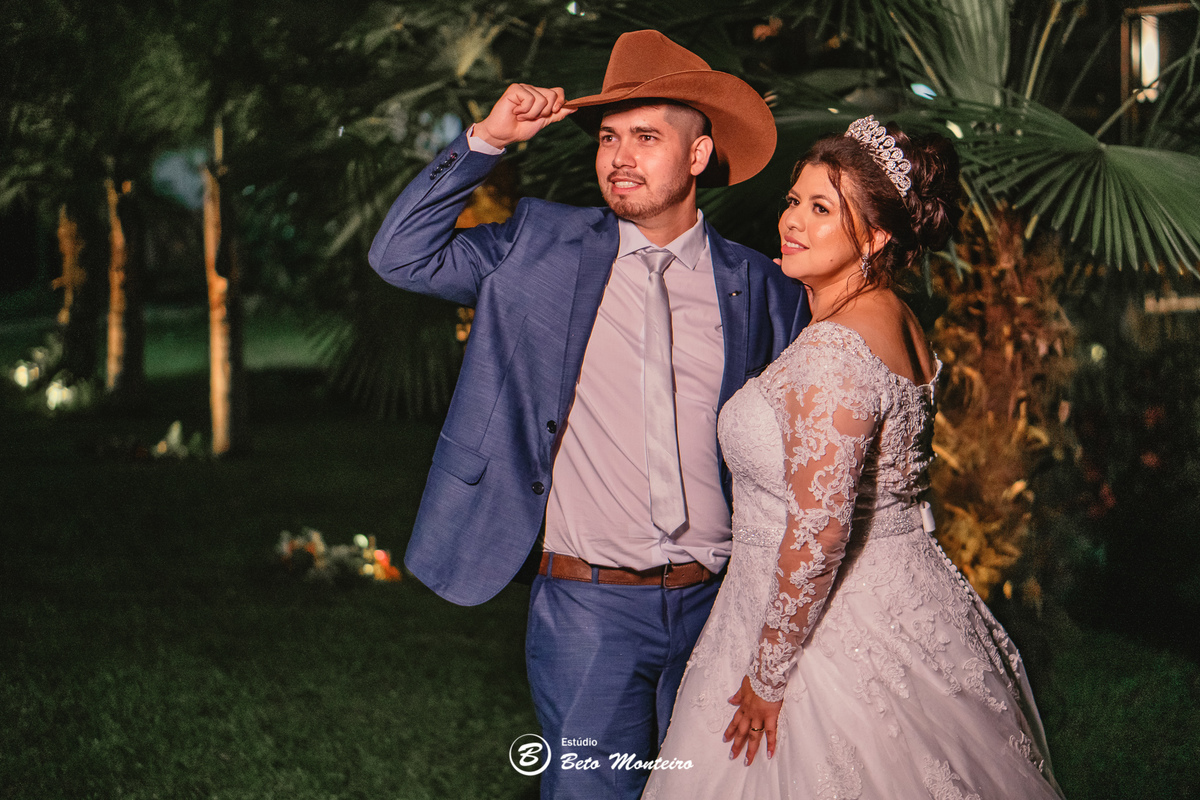 fotografo de casamento - videos de casamento - filmagem - casamento - cinegrafista - filmmaker - wedding - produtora - curitiba - estudio beto monteiro - casal - pre wedding - Thaciane e Paulo - llar eventos - artt festa - ar livre