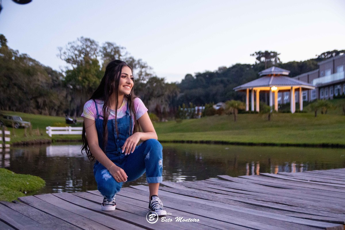 Aniversário de 15 anos - Foto e Filmagem - Debutante - Estúdio Beto Monteiro - Curitiba - fotografo de 15 anos - sessao de fotos - book de fotos - book de 15 anos - fotografo - Camylla - Alessandra Marques - chacara ienkot - vestido de princesa