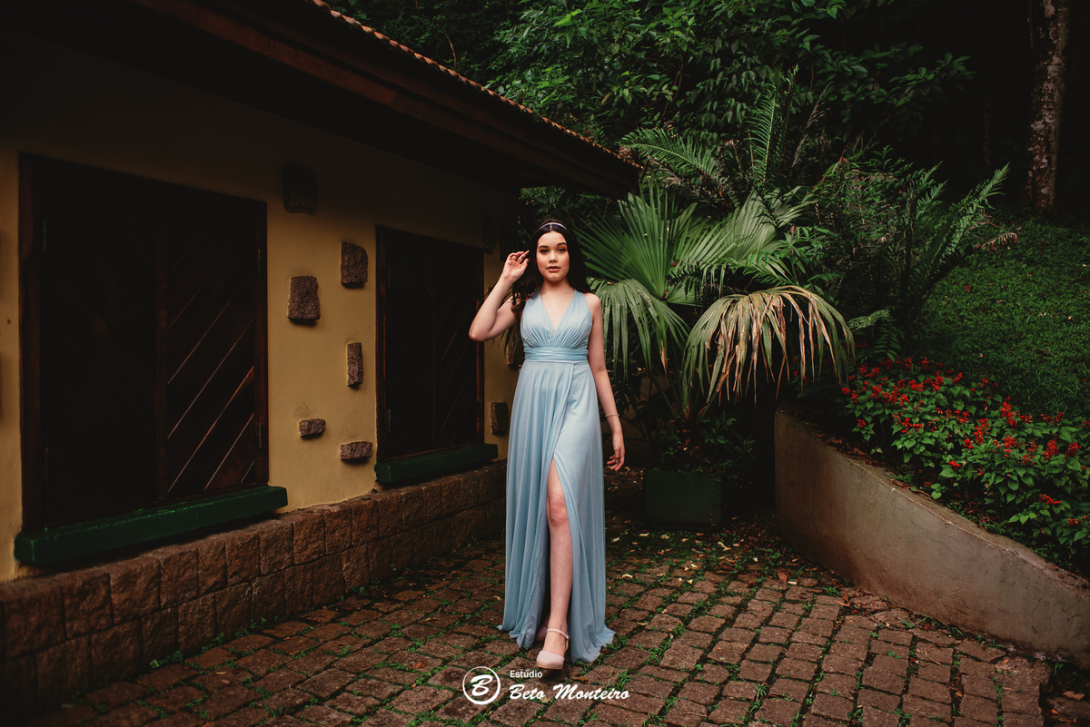 Aniversário de 15 anos - Foto e Filmagem - Debutante - Estúdio Beto Monteiro - Curitiba - fotografo de 15 anos - sessao de fotos - book de fotos - book de 15 anos - fotografo - julia - bosque do alemao - book dos 15 - foguinhos - urbano - externo