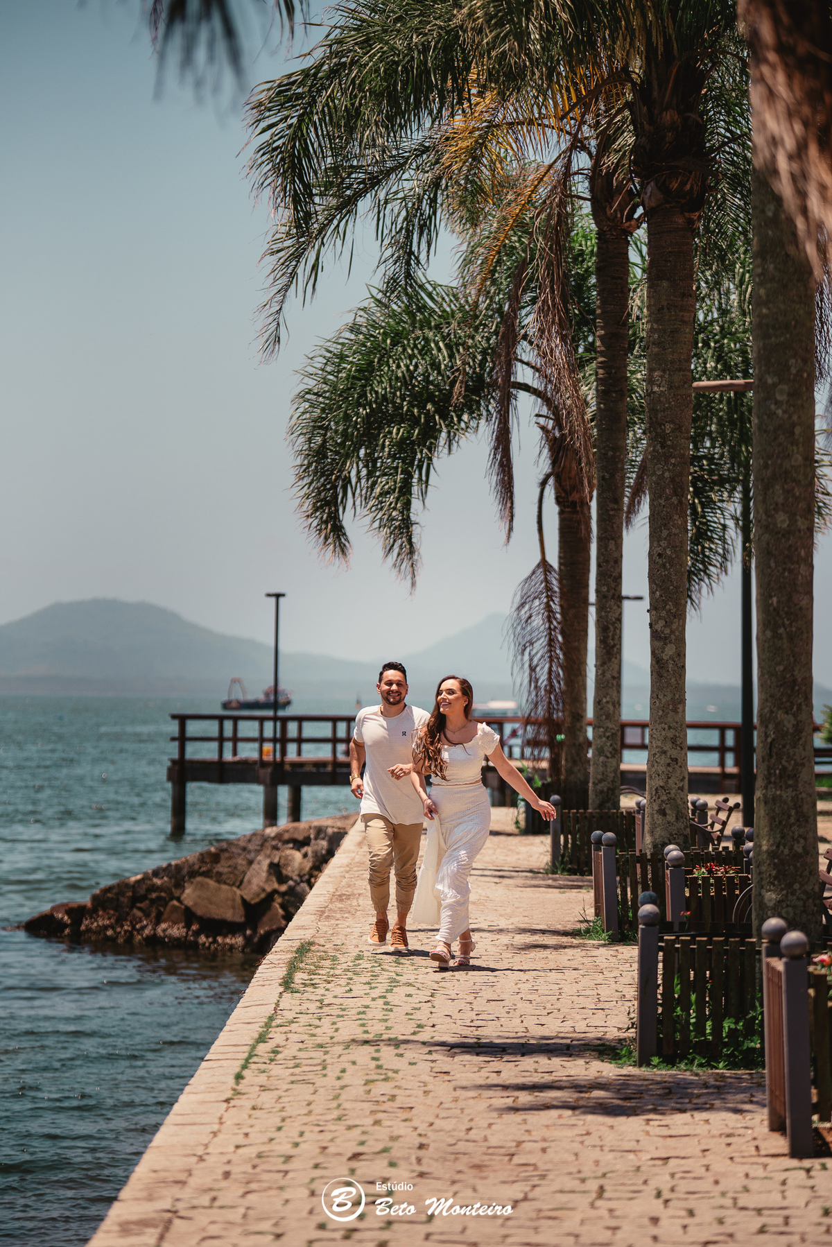 fotografo de casamento - videos de casamento - filmagem - casamento - cinegrafista - filmmaker - wedding - produtora - curitiba - estudio beto monteiro - casal - pre wedding - milena e anderson - sao chico francisco do sul - praia - dunas - morro