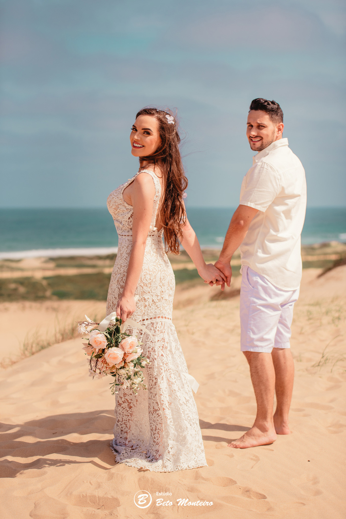 fotografo de casamento - videos de casamento - filmagem - casamento - cinegrafista - filmmaker - wedding - produtora - curitiba - estudio beto monteiro - casal - pre wedding - milena e anderson - sao chico francisco do sul - praia - dunas - morro