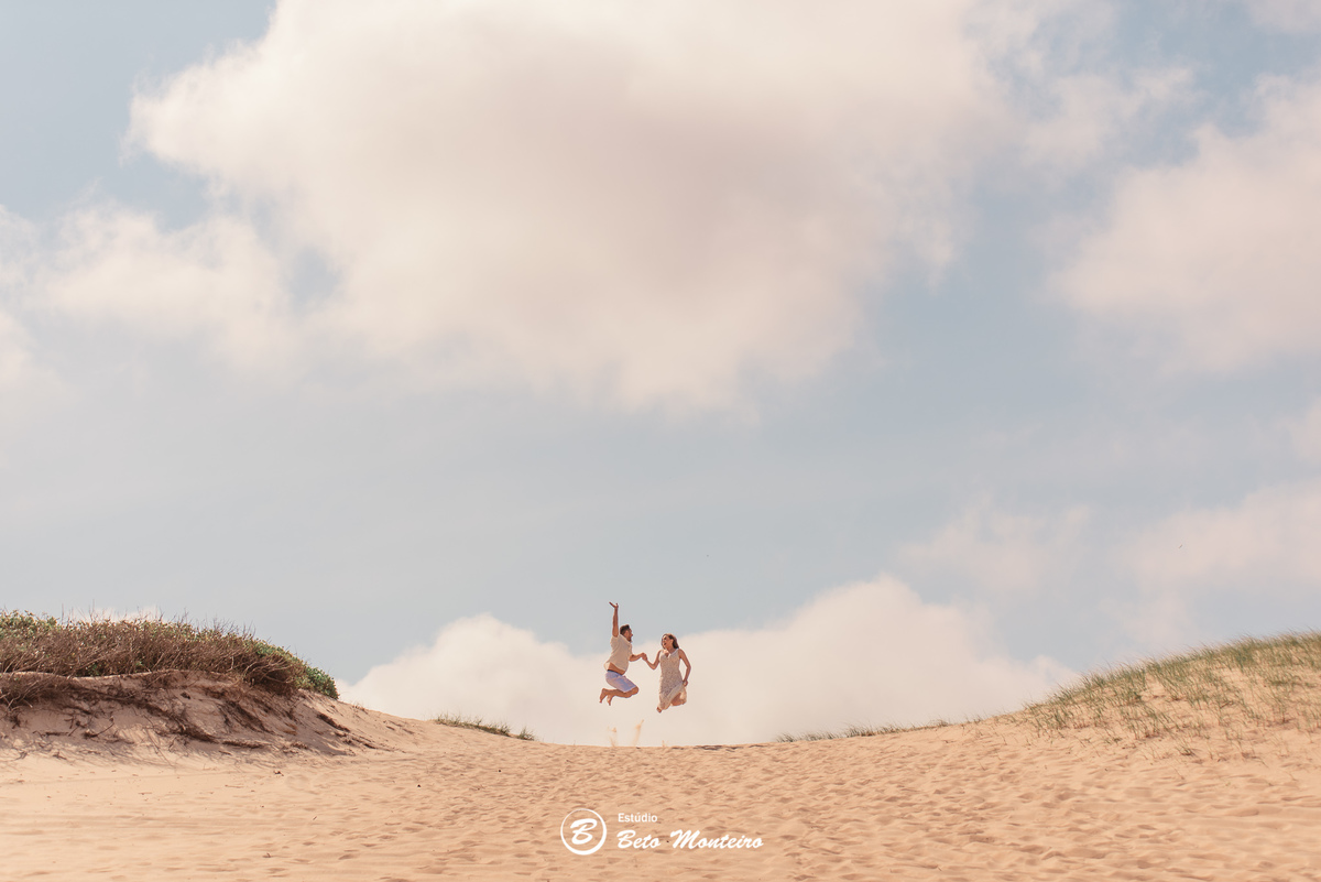 fotografo de casamento - videos de casamento - filmagem - casamento - cinegrafista - filmmaker - wedding - produtora - curitiba - estudio beto monteiro - casal - pre wedding - milena e anderson - sao chico francisco do sul - praia - dunas - morro