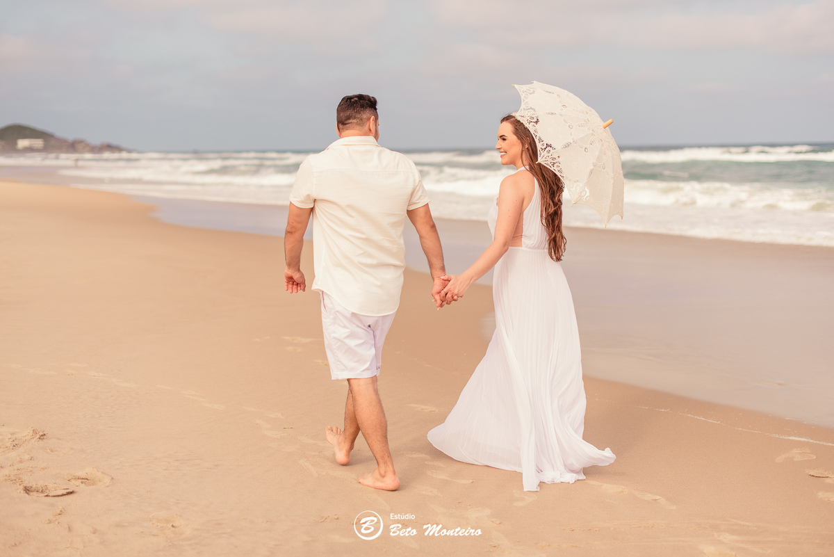 fotografo de casamento - videos de casamento - filmagem - casamento - cinegrafista - filmmaker - wedding - produtora - curitiba - estudio beto monteiro - casal - pre wedding - milena e anderson - sao chico francisco do sul - praia - dunas - morro
