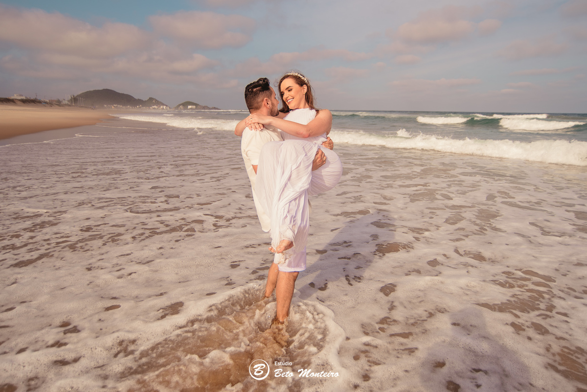 fotografo de casamento - videos de casamento - filmagem - casamento - cinegrafista - filmmaker - wedding - produtora - curitiba - estudio beto monteiro - casal - pre wedding - milena e anderson - sao chico francisco do sul - praia - dunas - morro