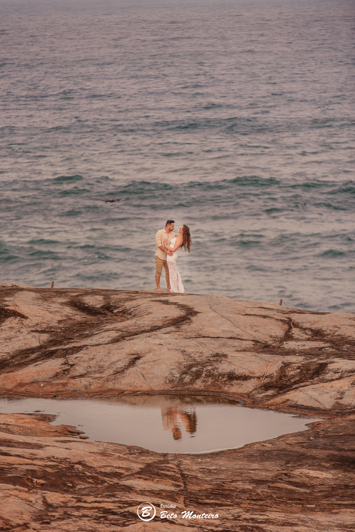 fotografo de casamento - videos de casamento - filmagem - casamento - cinegrafista - filmmaker - wedding - produtora - curitiba - estudio beto monteiro - casal - pre wedding - milena e anderson - sao chico francisco do sul - praia - dunas - morro