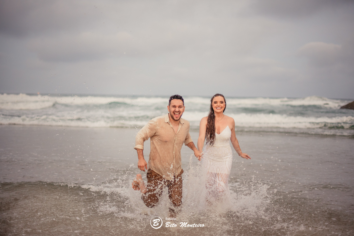 fotografo de casamento - videos de casamento - filmagem - casamento - cinegrafista - filmmaker - wedding - produtora - curitiba - estudio beto monteiro - casal - pre wedding - milena e anderson - sao chico francisco do sul - praia - dunas - morro