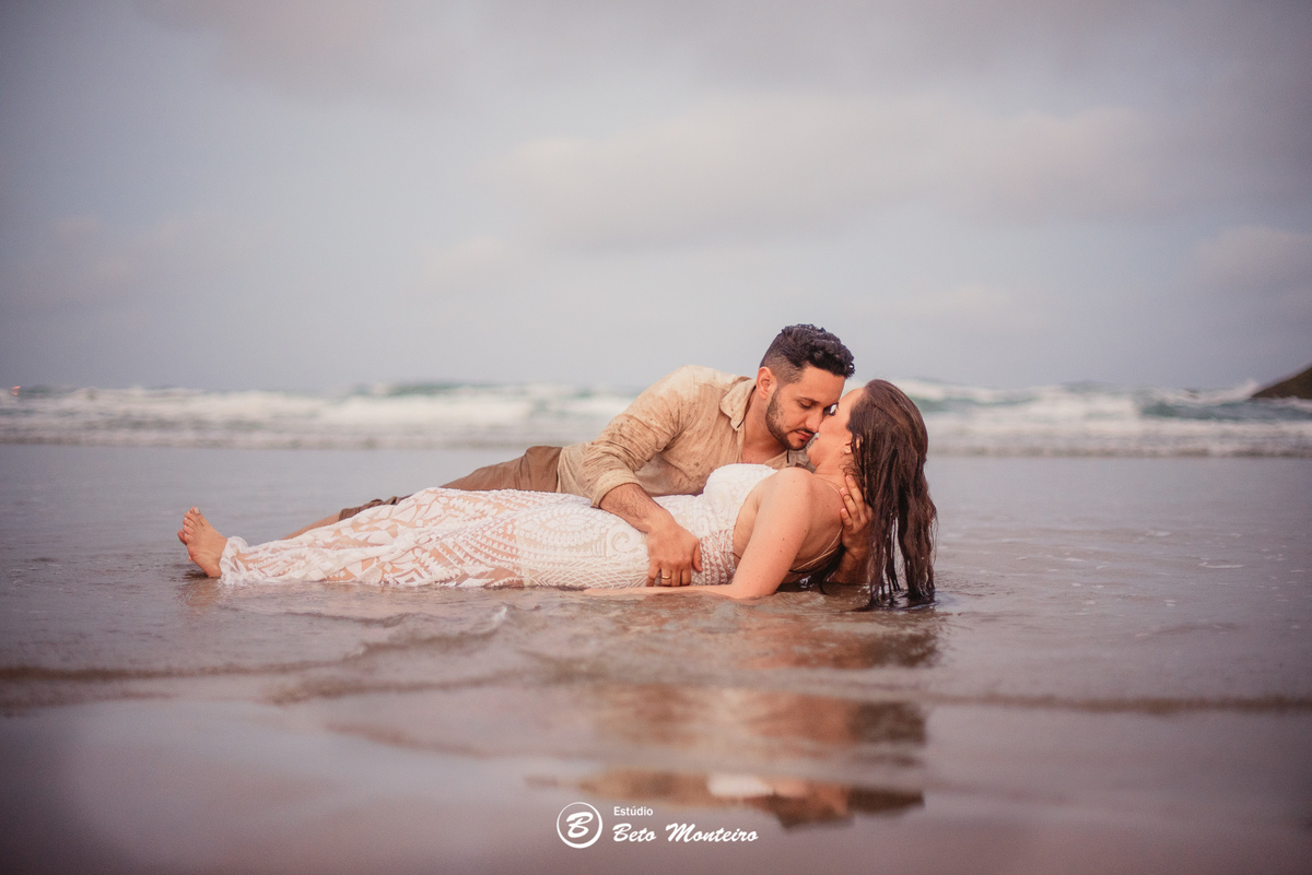 fotografo de casamento - videos de casamento - filmagem - casamento - cinegrafista - filmmaker - wedding - produtora - curitiba - estudio beto monteiro - casal - pre wedding - milena e anderson - sao chico francisco do sul - praia - dunas - morro