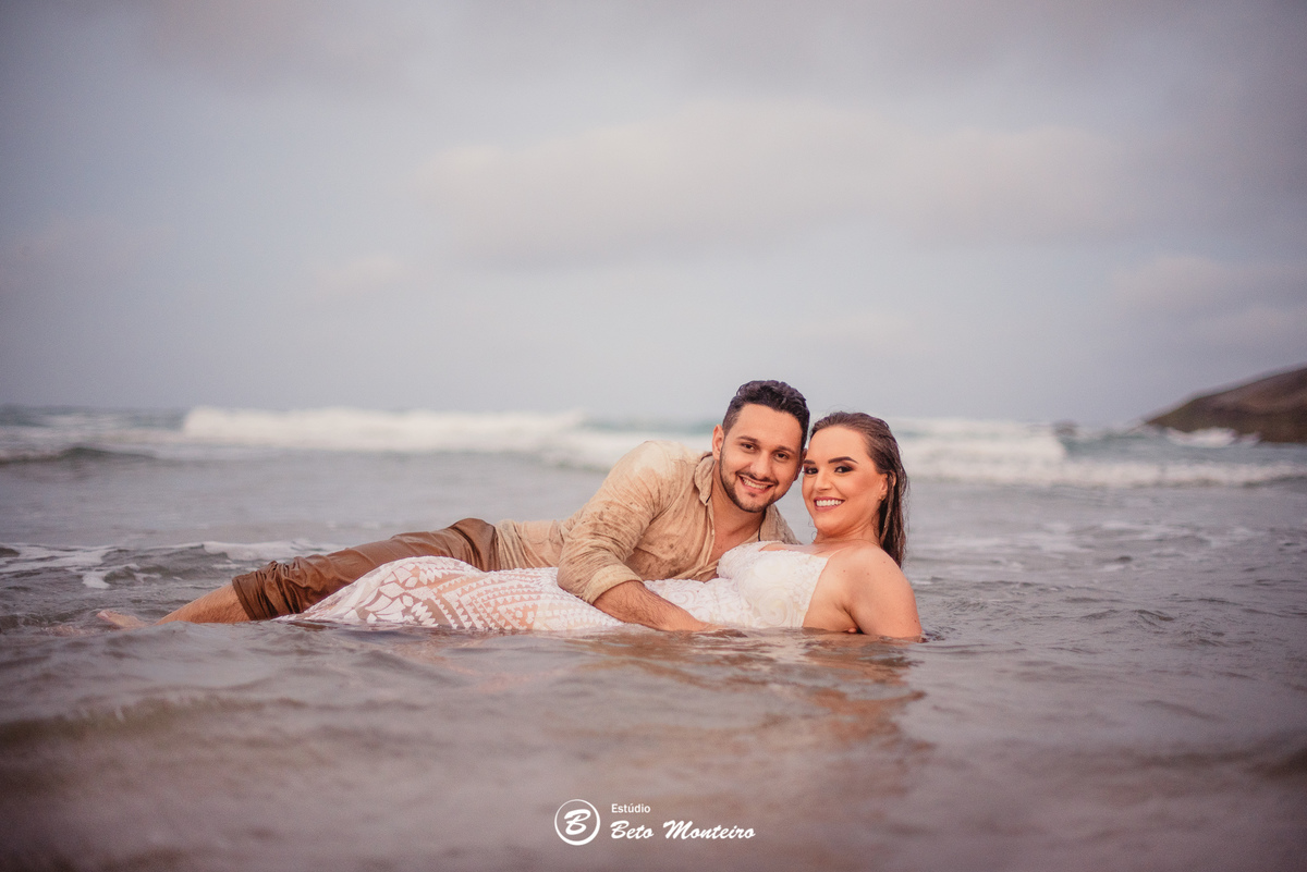 fotografo de casamento - videos de casamento - filmagem - casamento - cinegrafista - filmmaker - wedding - produtora - curitiba - estudio beto monteiro - casal - pre wedding - milena e anderson - sao chico francisco do sul - praia - dunas - morro