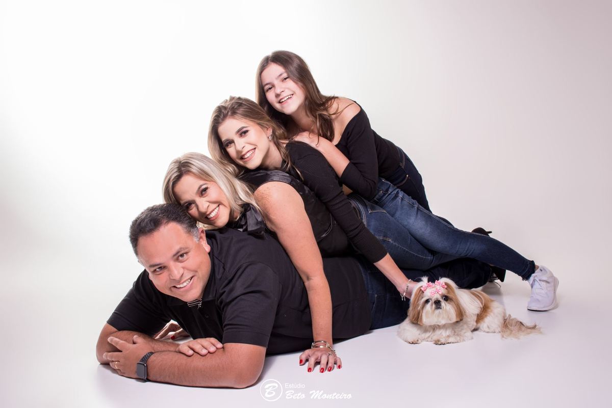Aniversário de 15 anos - Foto e Filmagem - Debutante - Estúdio Beto Monteiro - Curitiba - fotografo de 15 anos - sessao de fotos - book de fotos - book de 15 anos - book de 15 anos em estúdio - fotografo - Juliane - book dos 15 - estúdio - fotógrafa