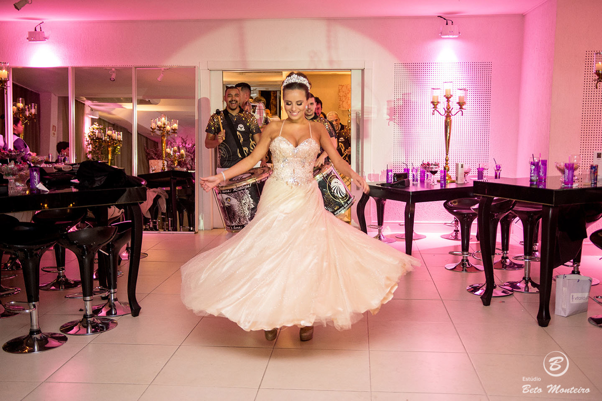 Aniversário de 15 anos - Cobertura fotografica - Cobertura de filmagem - Foto e Filmagem de 15 anos - Debutante - Estúdio Beto Monteiro - Curitiba