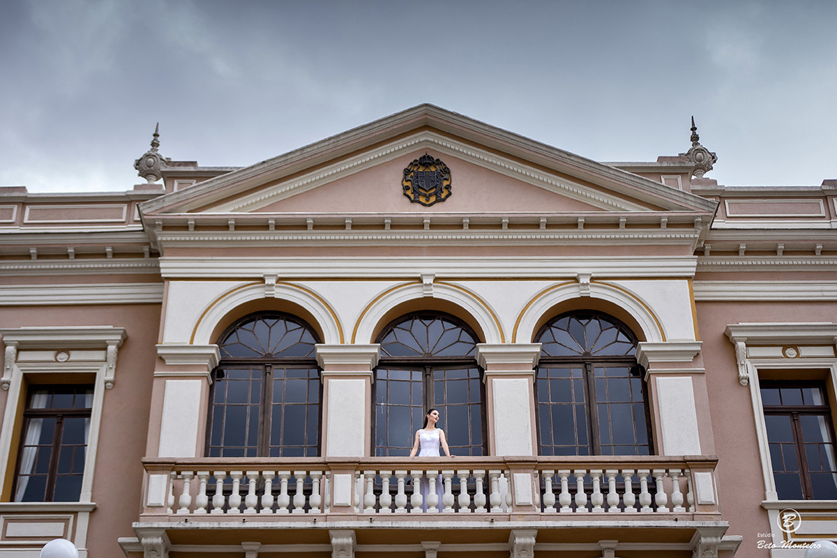 Book Pré-Casamento - Book Pré-wedding - Trash the dress - Book de casal - Sessão de noivos - Save the date - Estúdio Beto Monteiro - Curitiba - palacio garibaldi