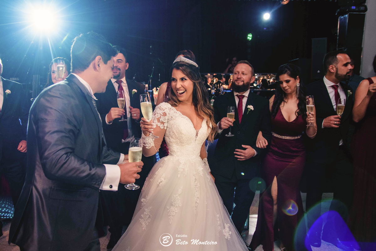fotografo de casamento - videos de casamento - filmagem - casamento - cinegrafista - filmmaker - wedding - produtora - curitiba - estudio beto monteiro - casal - pre wedding - beatriz e marcos - Igreja Bom Jesus do Cabral - Indra Catering - CA eventos